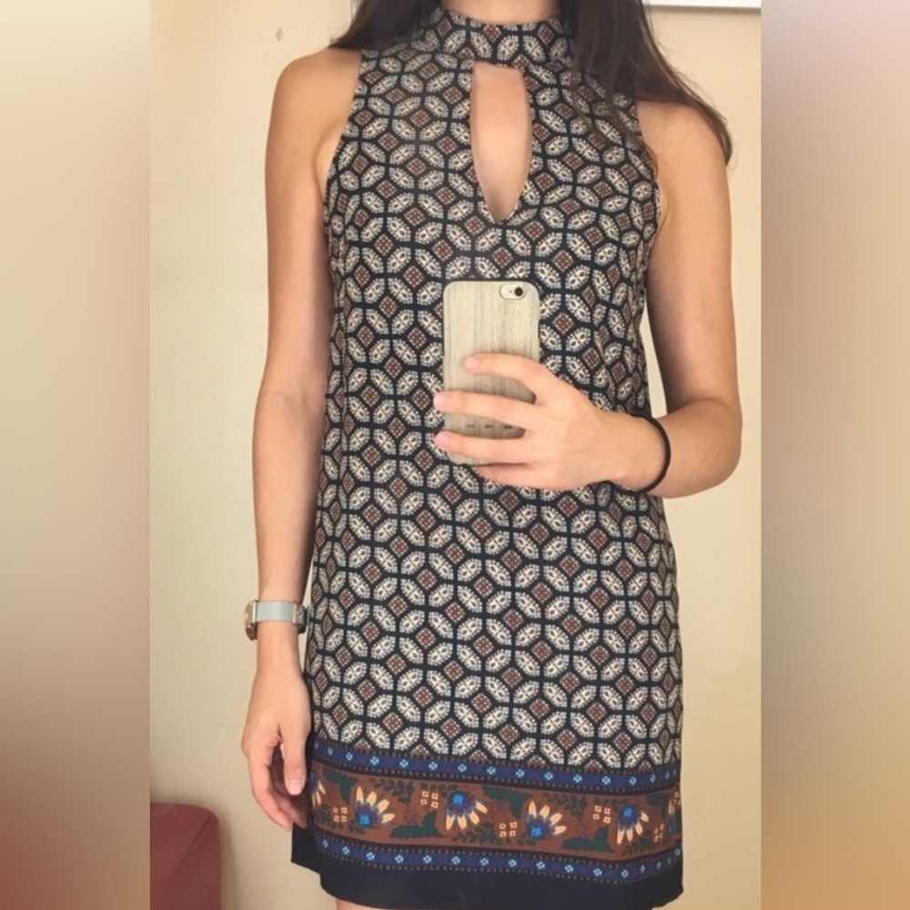 Soprano Geometric Pattern Keyhole Mini Dress - Picture 6 of 6